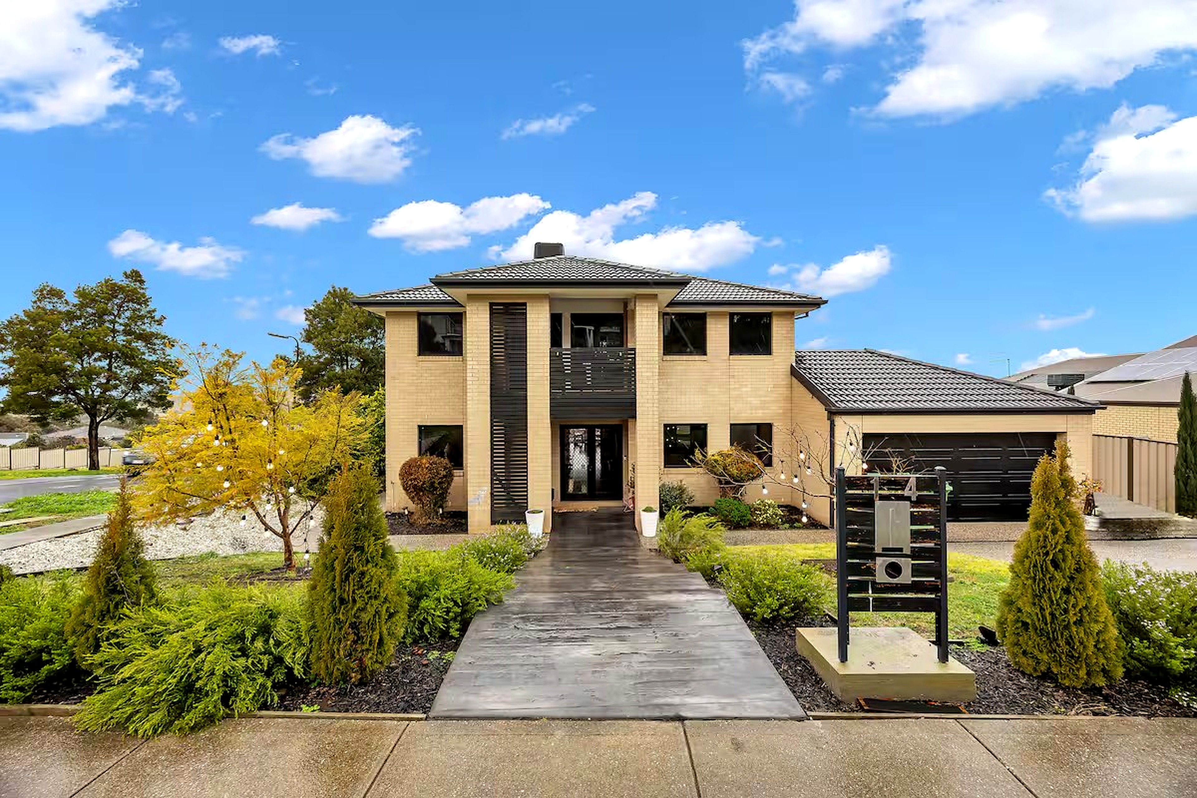Belleview Hilltop Retreat front exterior at Belleview Drive area